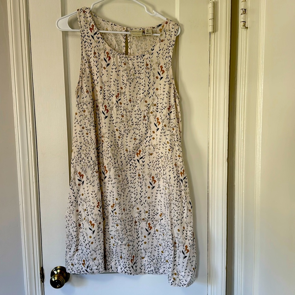 Lovely linen dress!